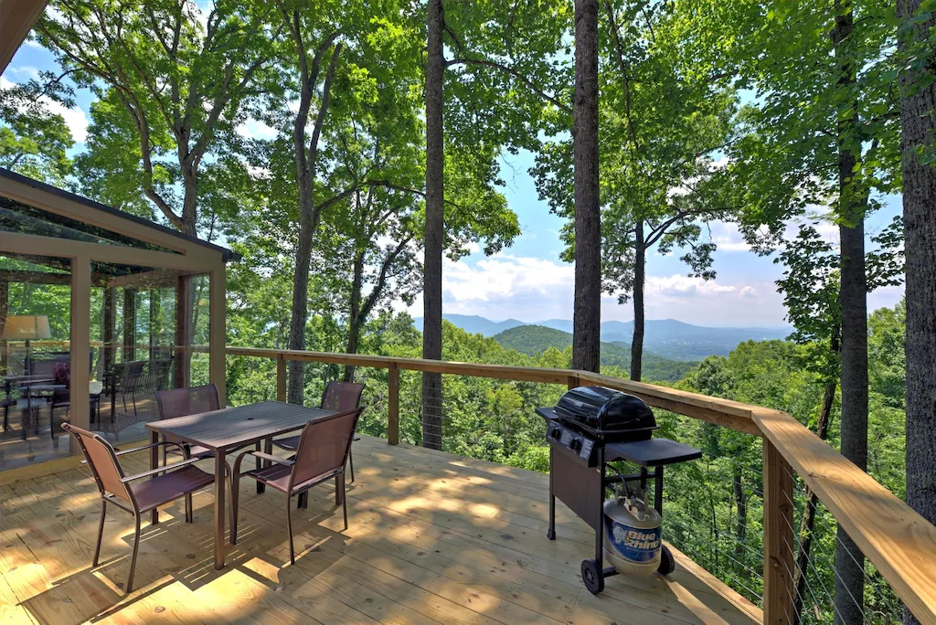 Great View Treehouse rental North Carolina