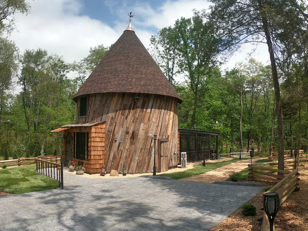 Treehouse rental in Virginia