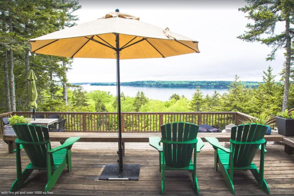 5 Perfect Treehouse Rentals in Maine 7 Treehouse rental in Maine